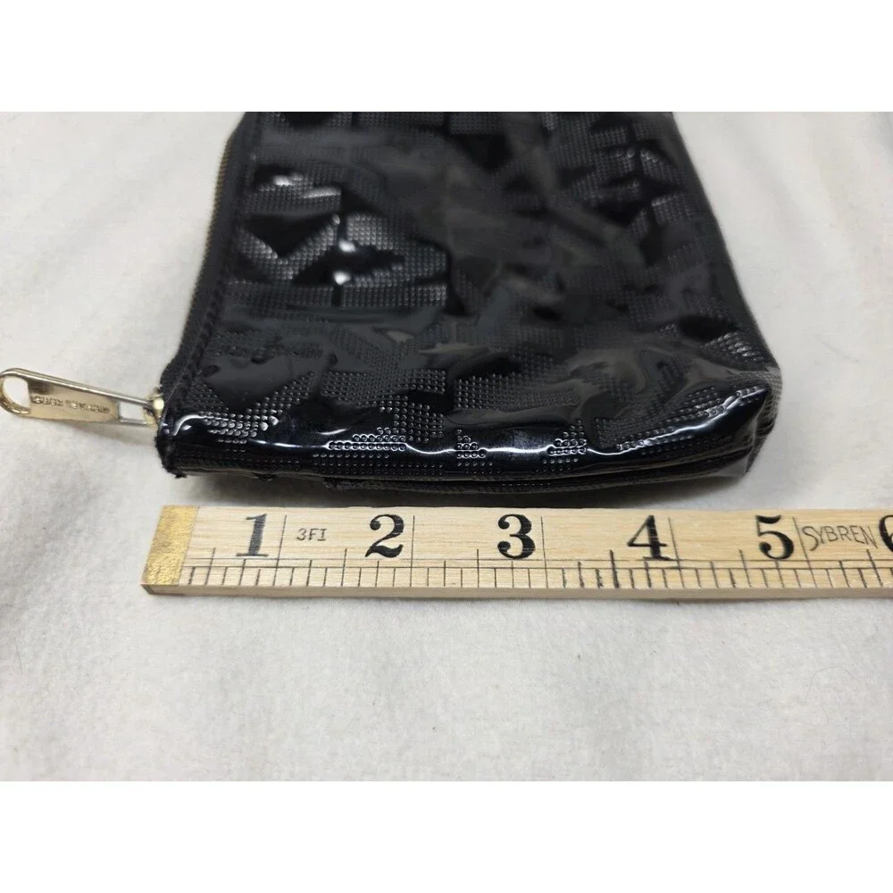 Michael Kors zipper closures